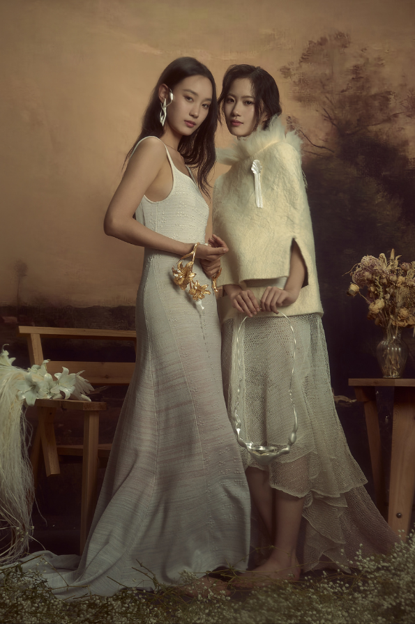 Lily Yuhuchun Vase Shoulder Piece Jewelry collection