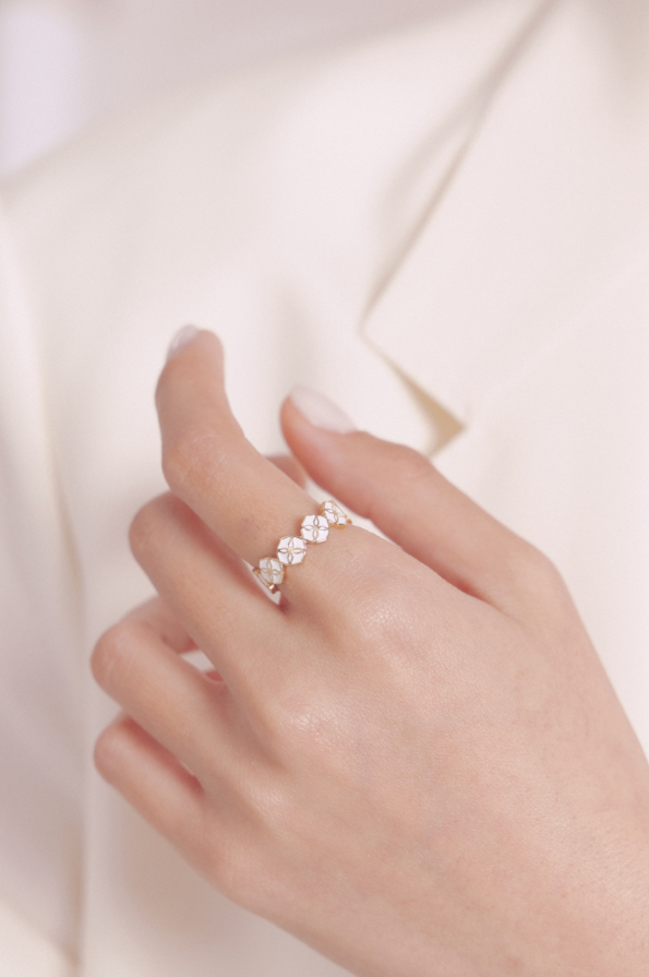 White Porcelain Persimmon Calyx Slim Ring