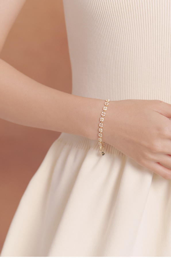 White Porcelain Persimmon Calyx Beaded Bracelet