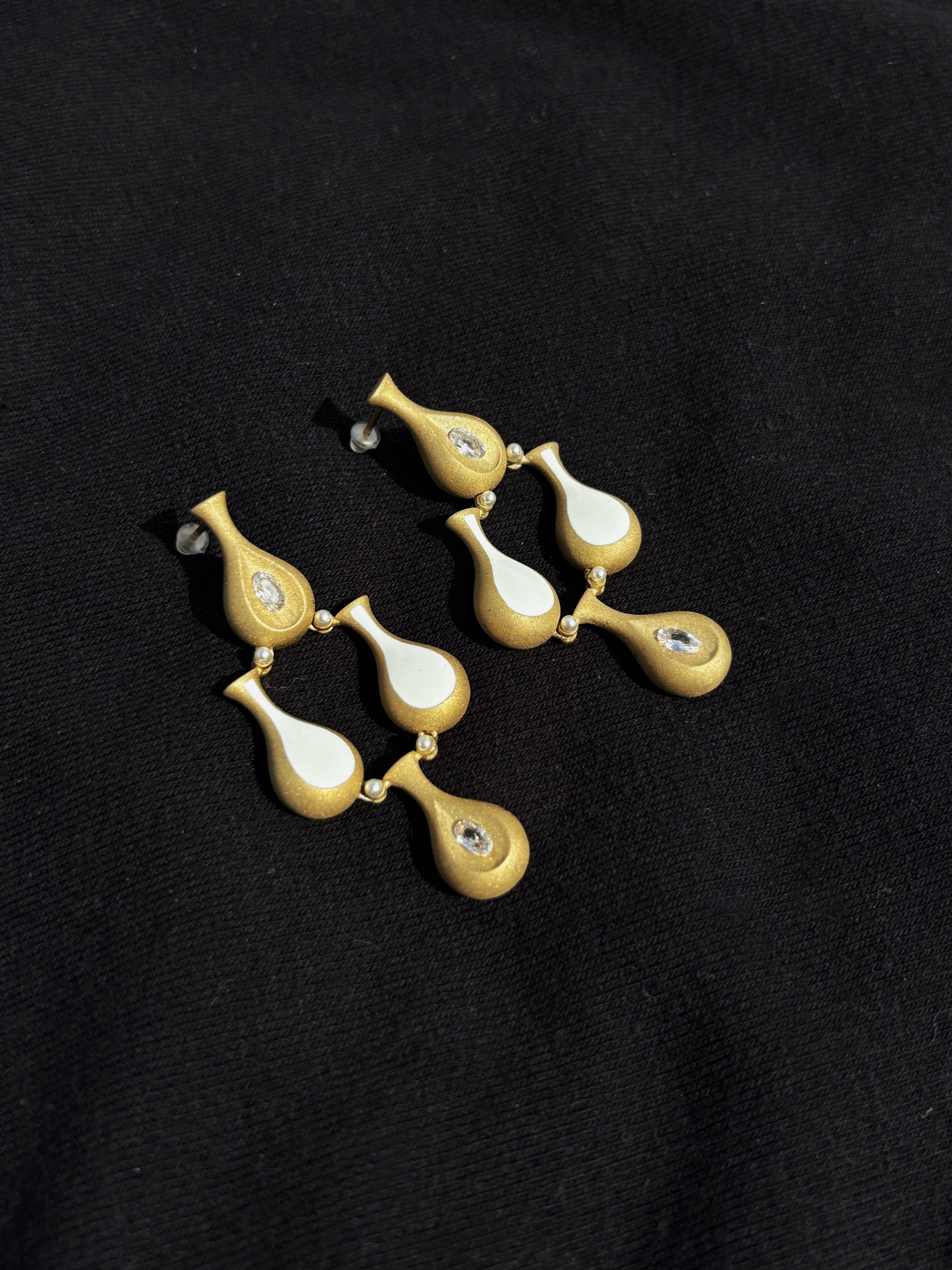 Yuhuchun Vase Drop Earrings